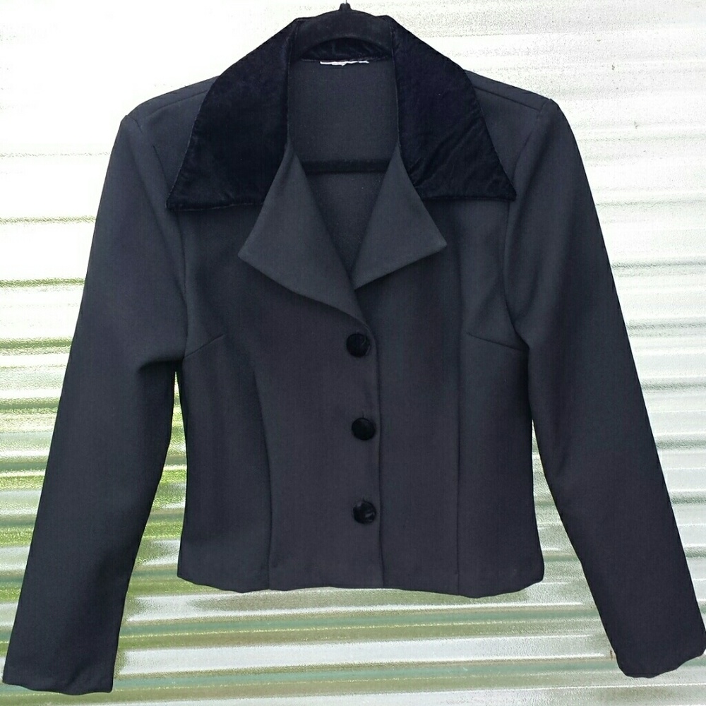😄😆BLACK WITH ACCENTS OF VELVET SZ M  BLAZER